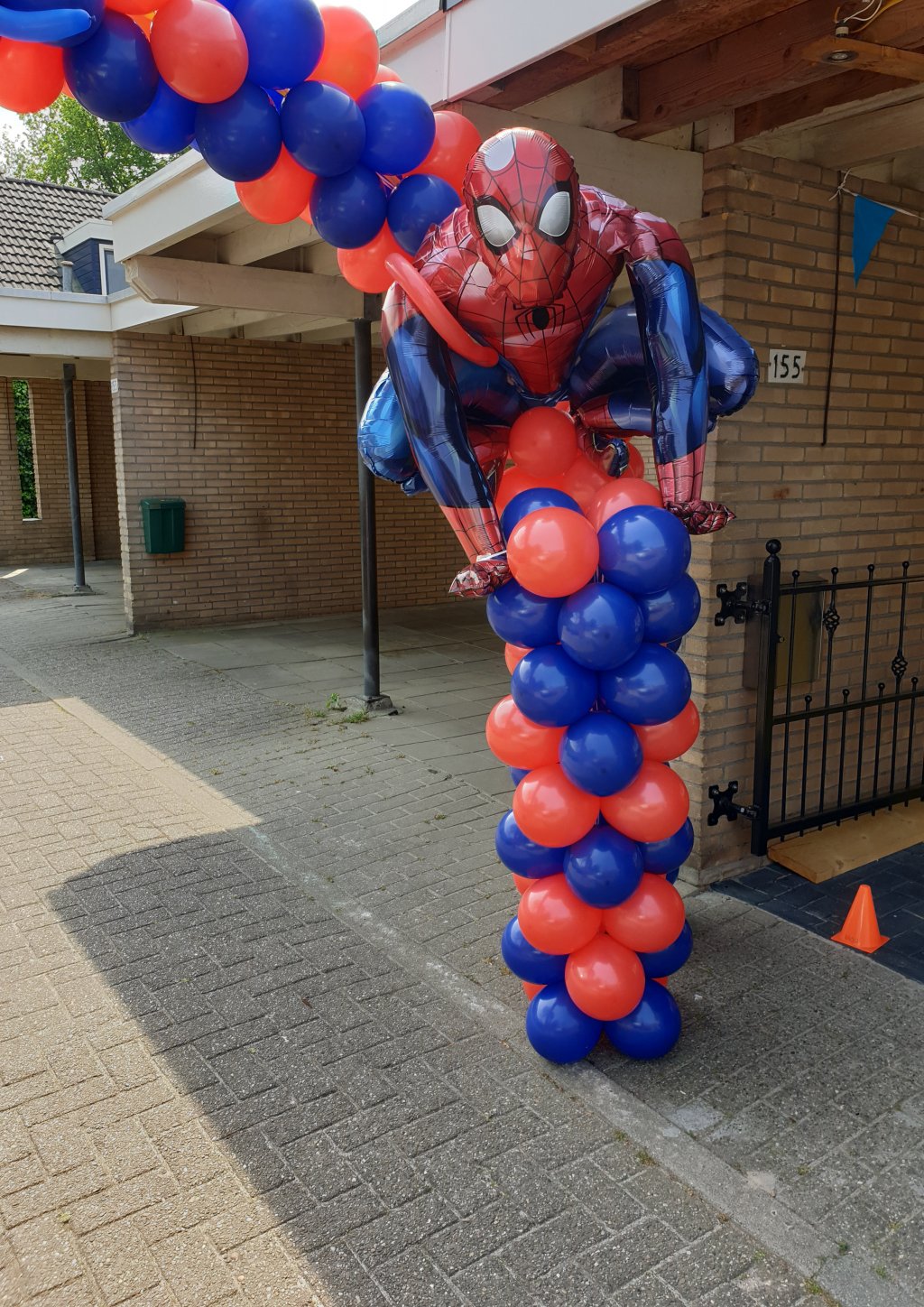 Ballonnenboog Spiderman foto