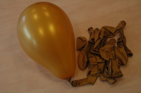50 Ballonnen (goud) foto